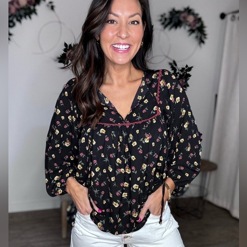 Floral Black,pink,yellow Tunic,intricate detail,balloon
Sleeve,heart lace